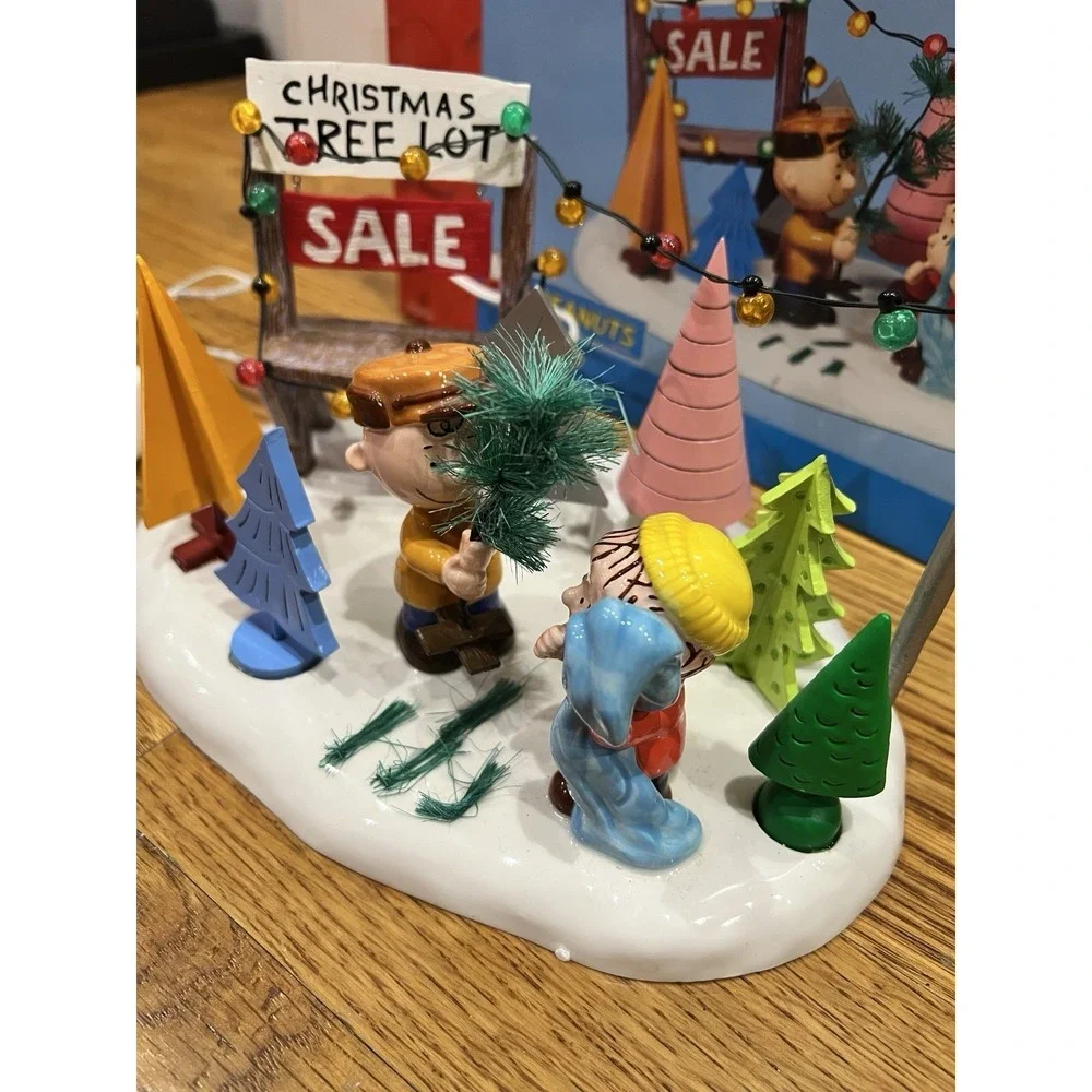 Department 56 Peanuts Tree Lot Christmas Charlie Brown Linus 2004 59104 Light Up